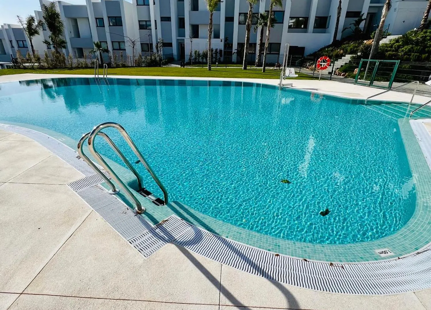 Logement Moderne Et Cosy Avec Piscine, Jacuzzi, Salle De Sport Et Billard Estepona Apartment